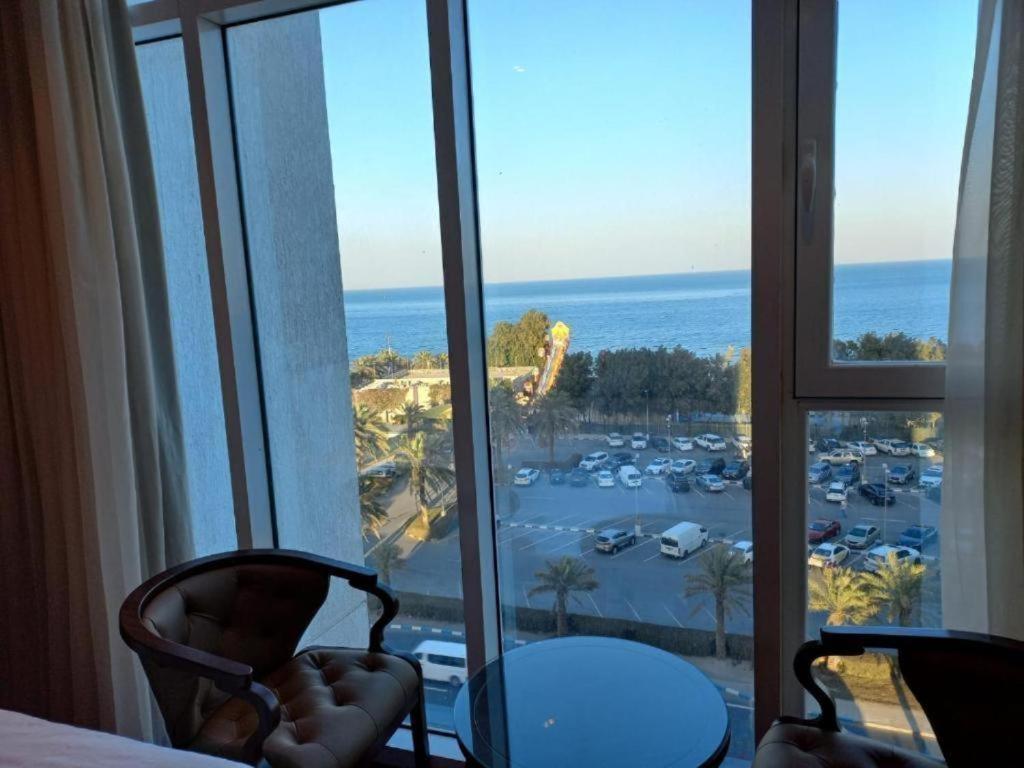 Gulf Blue Waves أمواج الخليج الزرقاء Hotel Koeweit Buitenkant foto