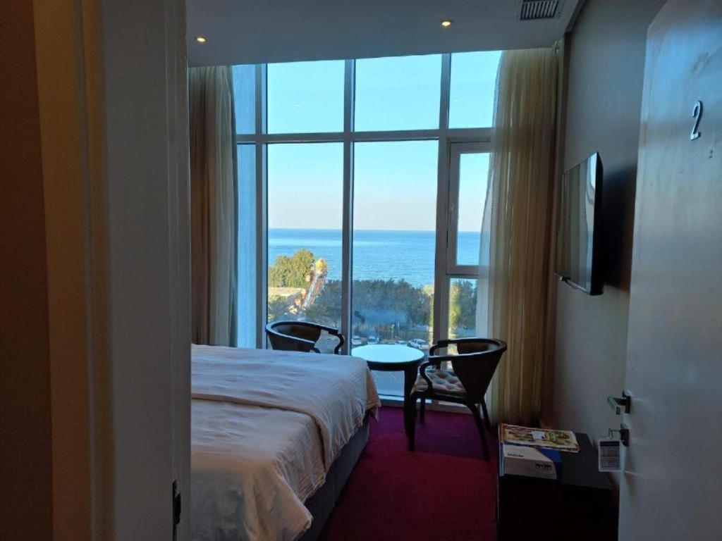 Gulf Blue Waves أمواج الخليج الزرقاء Hotel Koeweit Buitenkant foto