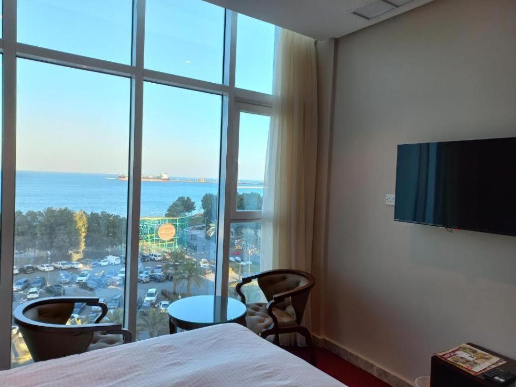 Gulf Blue Waves أمواج الخليج الزرقاء Hotel Koeweit Buitenkant foto